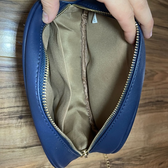 🔥Blue purse camera bag with gold chain🔥 - Picture 5 of 6